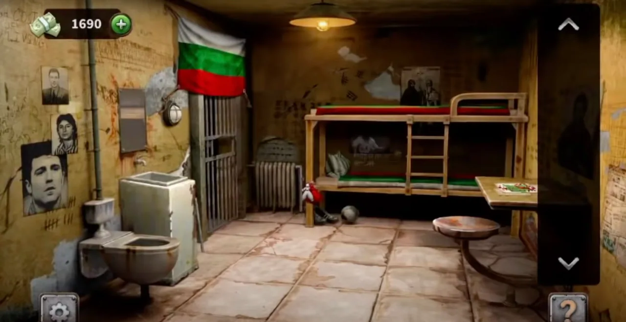 100 Doors Escape from Prison Level 43 Bulgarian Cell gameplay screenshot